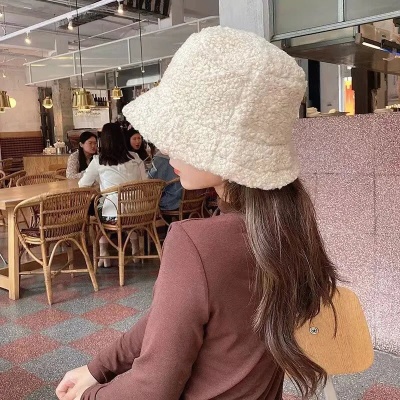 Unisex Bucket Hat – Cozy Lamb Wool Fisherman Cap for Winter & Outdoor Style